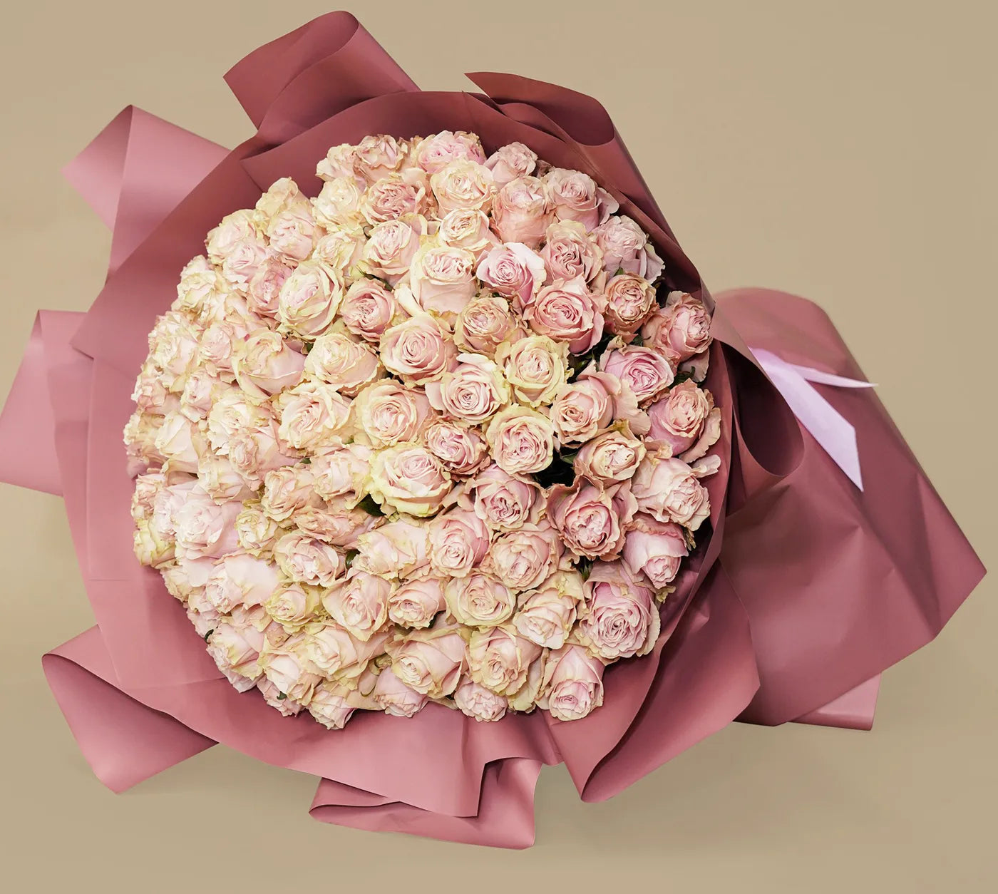 100 Premium Roses Bouquet